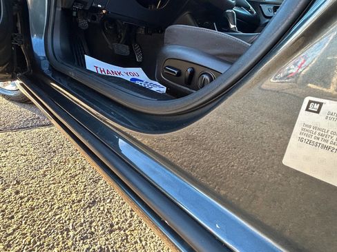 Used 2017 Chevrolet Malibu LT image 29