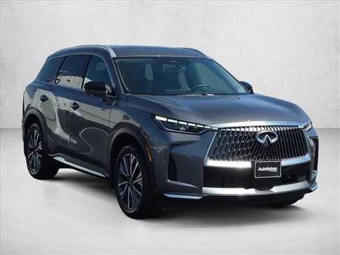 Used 2026 INFINITI QX60 Luxe w/ Family Package FWD image 3