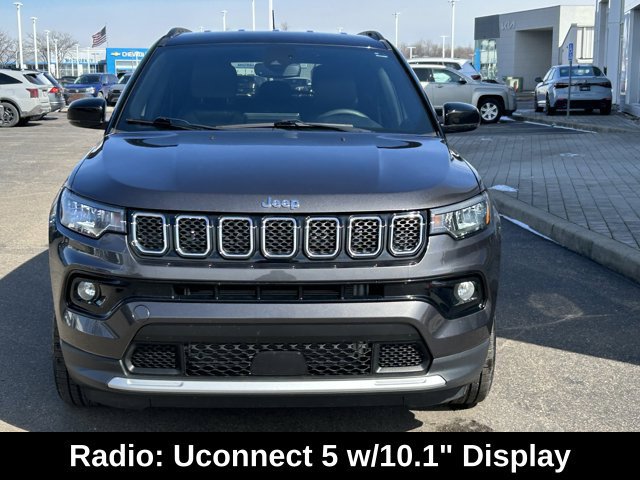 Used 2023 Jeep Compass Limited AWD/4WD image 2