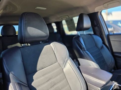 Used 2024 Mitsubishi Outlander SE image 11