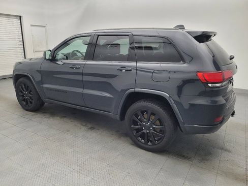 Used 2017 Jeep Grand Cherokee Altitude AWD/4WD image 3