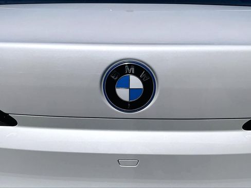 Used 2025 BMW 750e xDrive w/ Executive Package AWD/4WD image 9