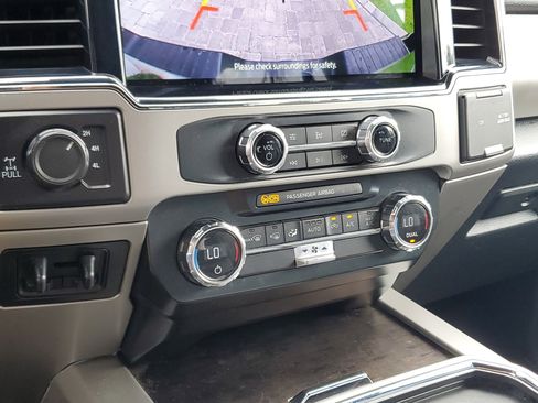 Used 2022 Ford F250 Lariat w/ FX4 Off-Road Package AWD/4WD image 29
