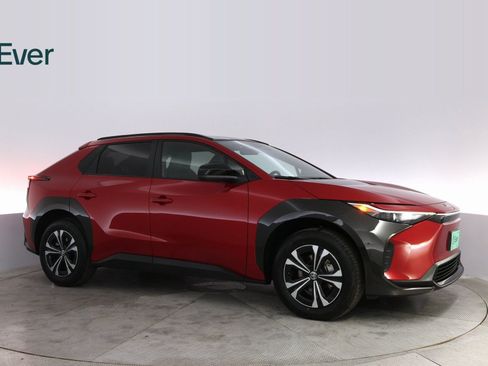 Used 2024 Toyota bZ4X XLE image 5
