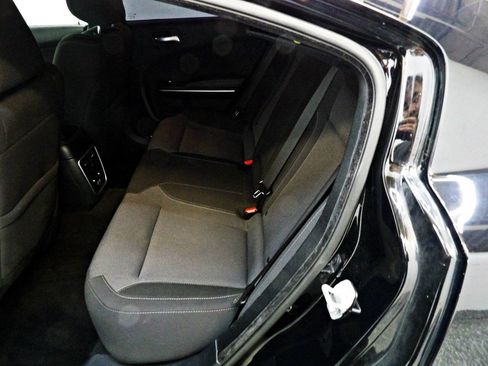 Used 2020 Dodge Charger SXT RWD image 10