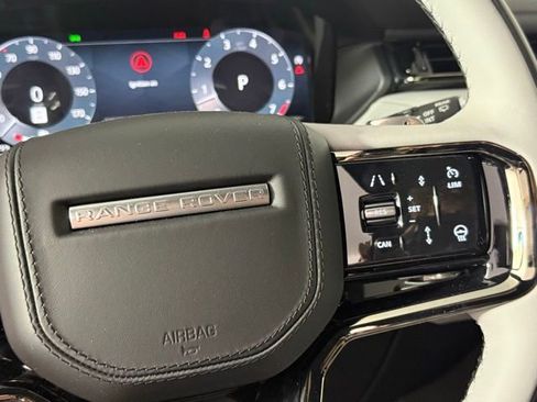 Used 2026 Land Rover Range Rover Velar Dynamic SE AWD/4WD image 17