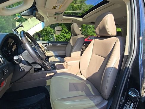 Used 2020 Lexus GX 460 Premium w/ Premium Package AWD/4WD image 14