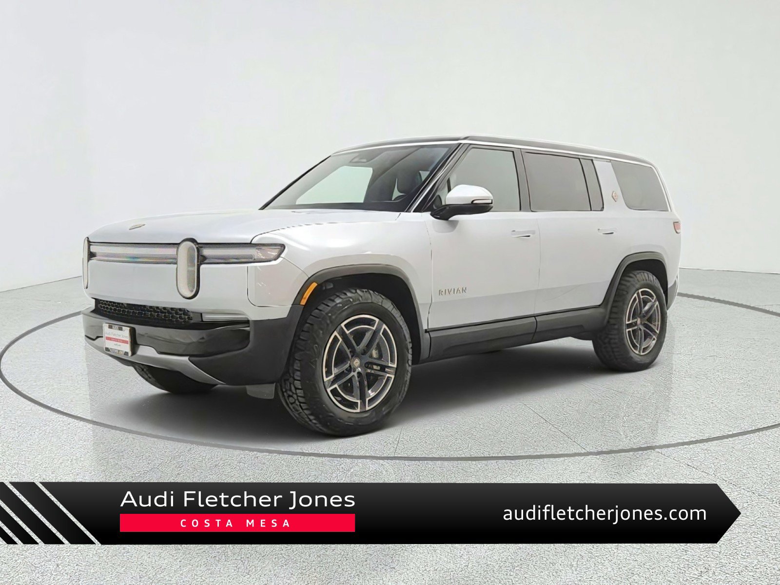 Used 2025 Rivian R1S Adventure Dual AWD/4WD image 1