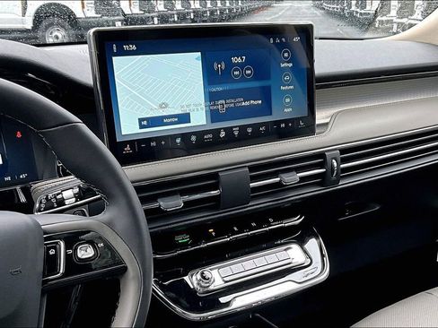 New 2026 Lincoln Corsair Premiere image 7