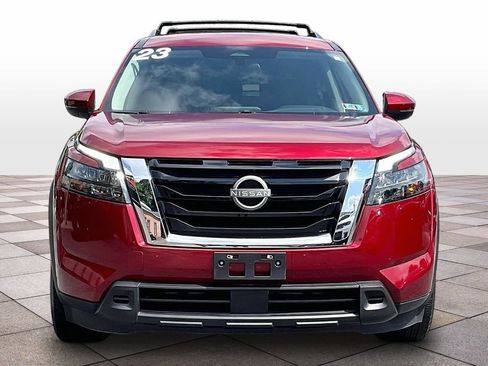 Used 2023 Nissan Pathfinder SV AWD/4WD image 3