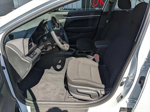 Used 2020 Hyundai Elantra SE w/ Cargo Package (C1) FWD image 9