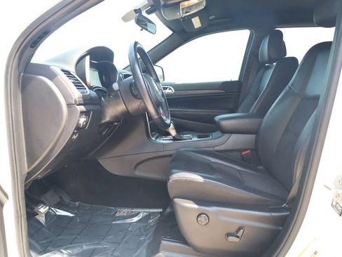 Used 2021 Jeep Grand Cherokee Laredo X AWD/4WD image 14