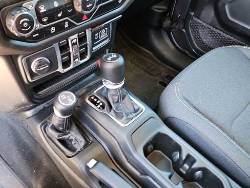 Used 2025 Jeep Wrangler Unlimited Sport AWD/4WD image 20