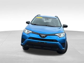 Used 2017 Toyota RAV4 LE video 2