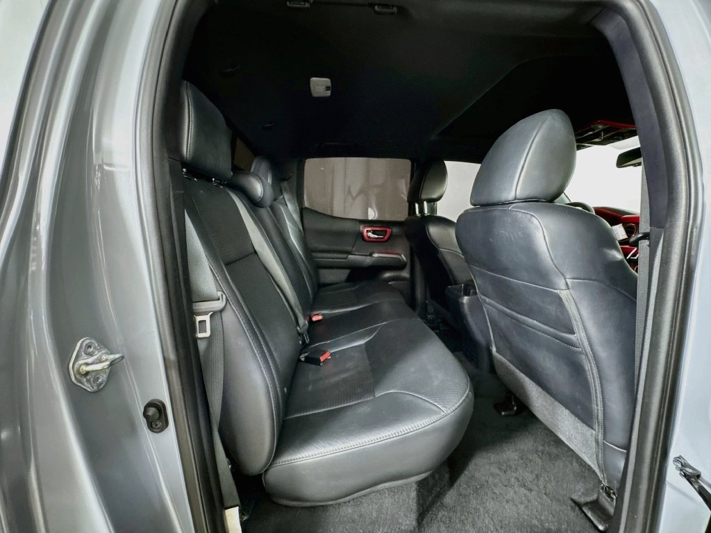 Used 2018 Toyota Tacoma TRD Off-Road AWD/4WD image 27