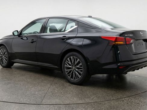 Used 2025 Nissan Altima 2.5 SV FWD image 6