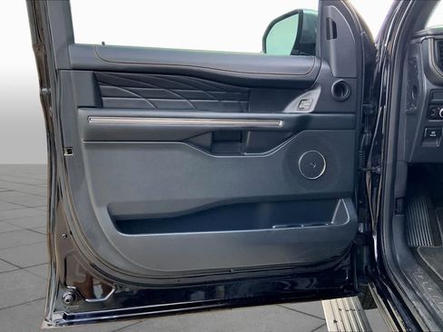 Certified 2023 Ford Expedition Platinum AWD/4WD image 22