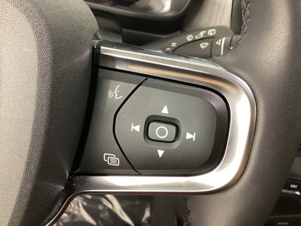 Used 2024 Volvo XC40 B5 Plus w/ Protection Package Premier AWD/4WD image 15