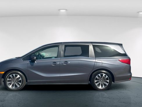 Certified 2024 Honda Odyssey EX-L image 3