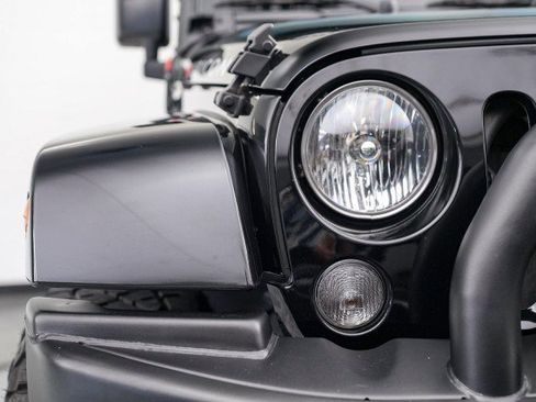 Used 2014 Jeep Wrangler Unlimited Rubicon w/ Connectivity Group image 13