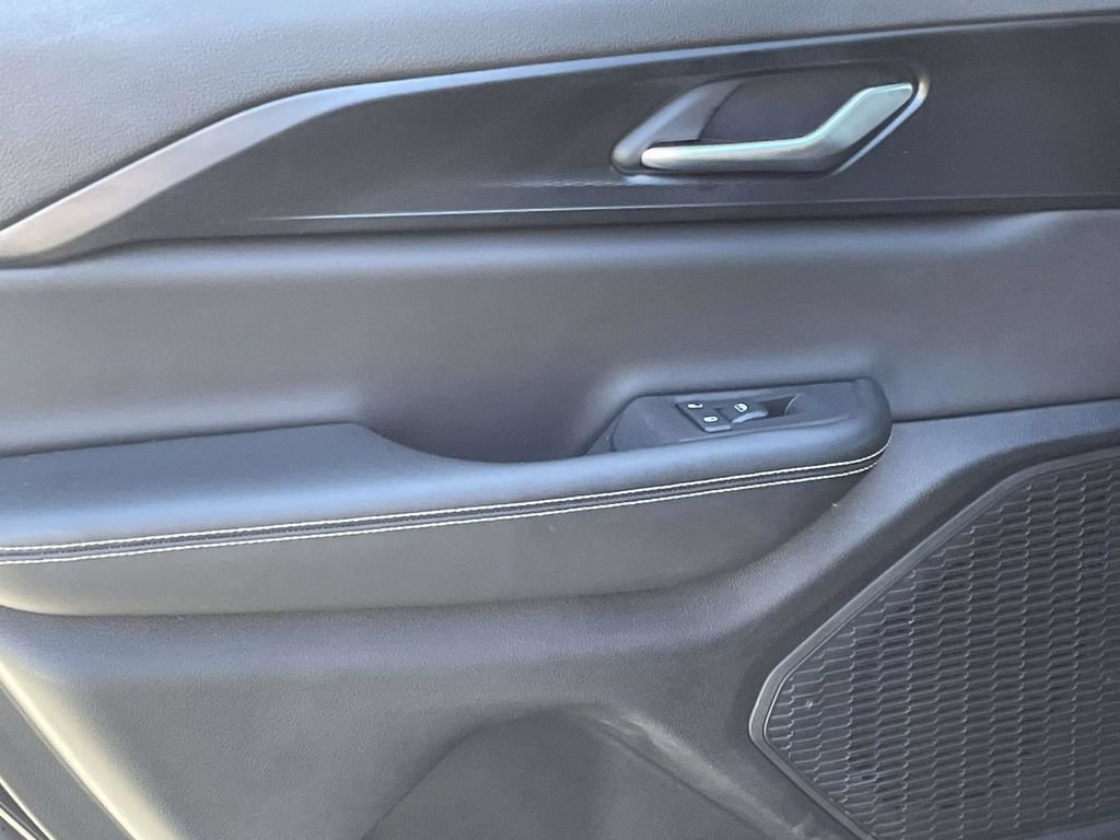 Used 2023 Jeep Grand Cherokee Altitude AWD/4WD image 17