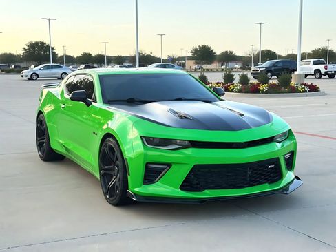 Used 2017 Chevrolet Camaro SS image 7