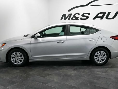 Used 2019 Hyundai Elantra SE FWD image 3
