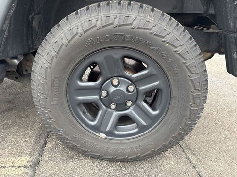 Used 2017 Jeep Wrangler Unlimited Sport image 5