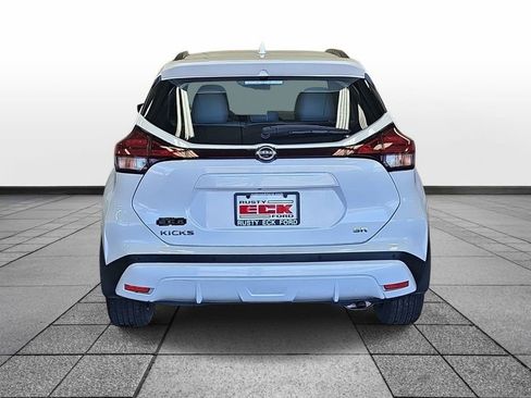 Used 2022 Nissan Kicks SR w/ Premium Package FWD image 5