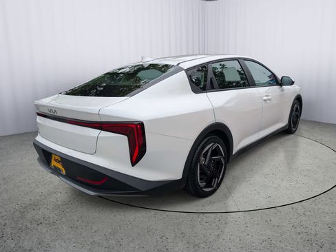 Used 2025 Kia K4 EX FWD image 3