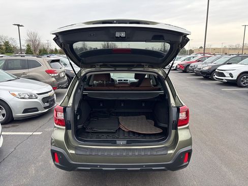 Used 2018 Subaru Outback 2.5i Touring w/ Popular Package #3 image 8