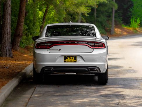 Used 2018 Dodge Charger GT image 29