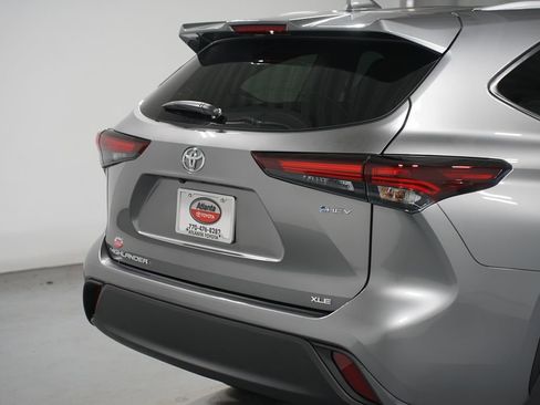 New 2026 Toyota Highlander XLE image 9