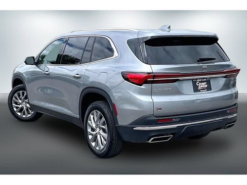 Used 2025 Buick Enclave Preferred AWD/4WD image 4