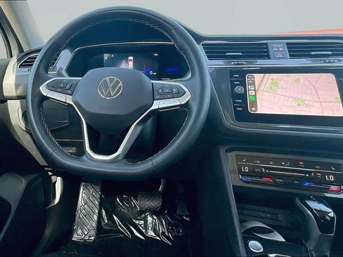 Used 2023 Volkswagen Tiguan SE AWD/4WD image 8