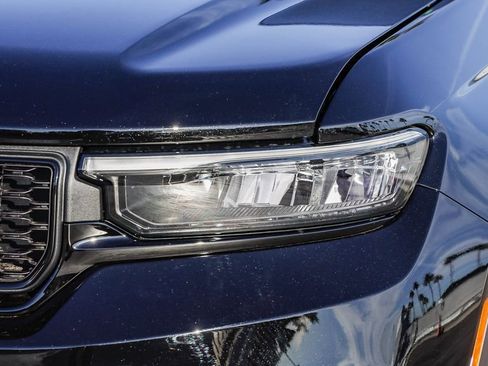 New 2025 Jeep Grand Cherokee Altitude image 5