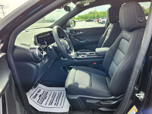 New 2026 Chevrolet Equinox LT w/ Safety and Technology Package FWD image 9