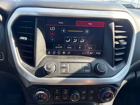 Used 2023 GMC Acadia SLE FWD image 12
