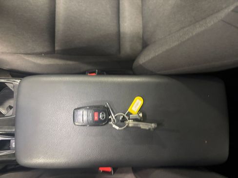 Used 2025 Toyota Camry LE image 22