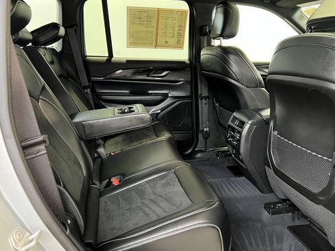 Certified 2023 Jeep Grand Cherokee Altitude image 18