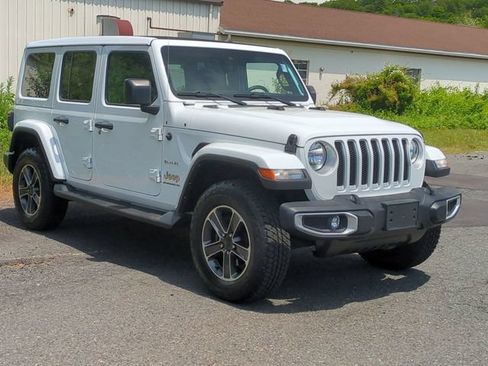 Used 2023 Jeep Wrangler Unlimited Sahara w/ Safety Group AWD/4WD image 3