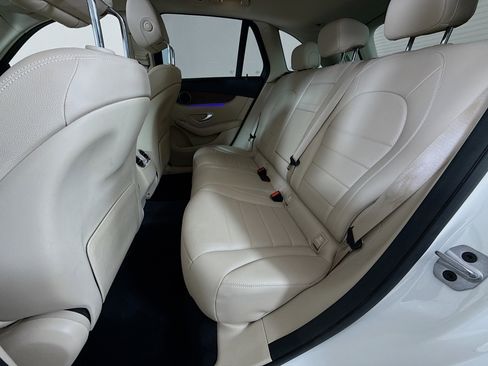 Used 2022 Mercedes-Benz GLC 300 4MATIC image 23