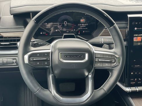 Used 2026 GMC Acadia Denali w/ Super Cruise Package FWD image 10