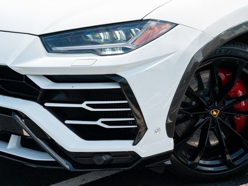 Used 2019 Lamborghini Urus AWD/4WD image 3
