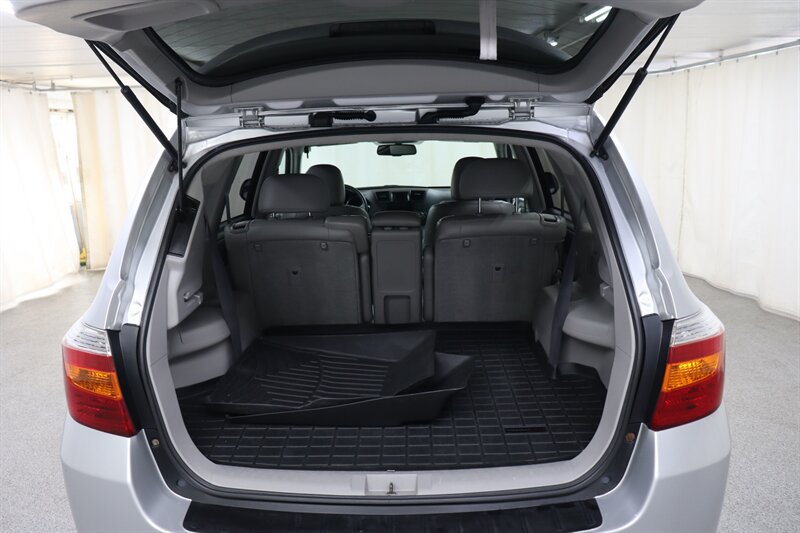 Used 2010 Toyota Highlander Limited AWD/4WD image 29