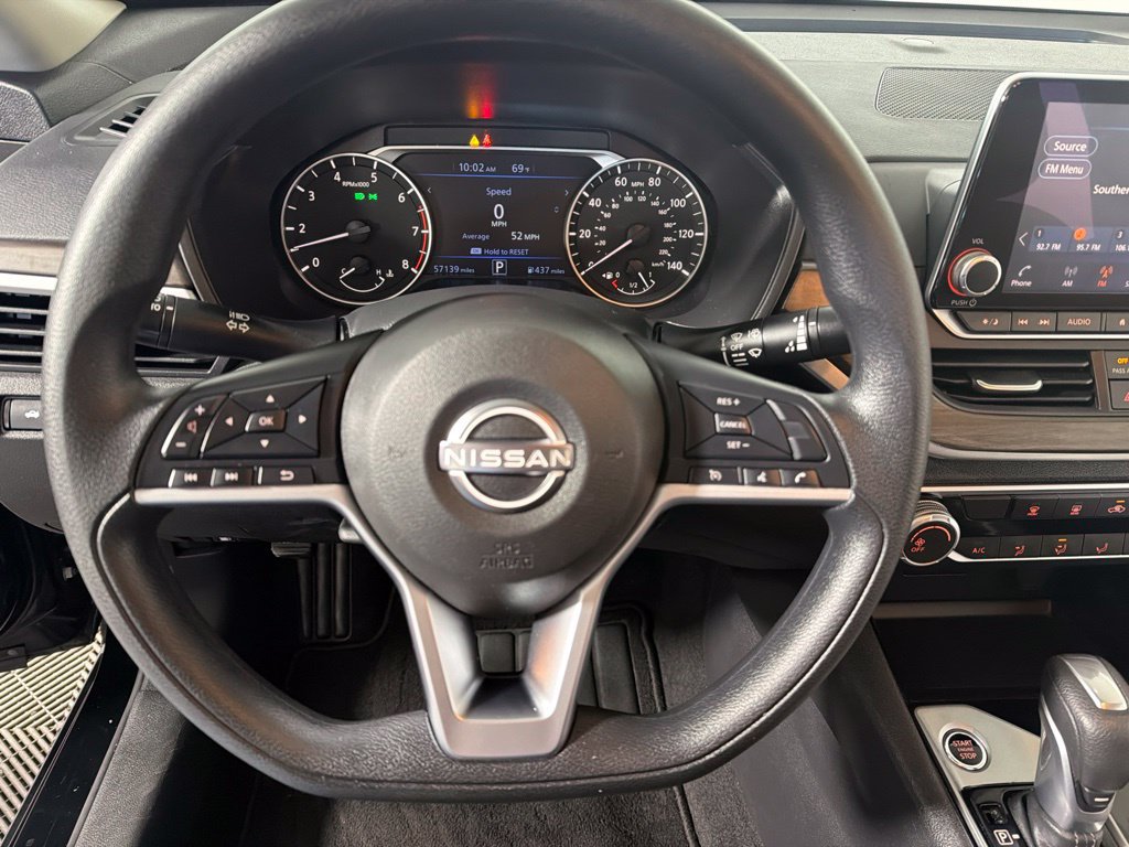 Used 2024 Nissan Altima 2.5 SV FWD image 14