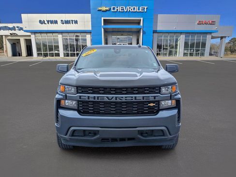 Used 2022 Chevrolet Silverado 1500 Custom w/ Safety Confidence Package image 2