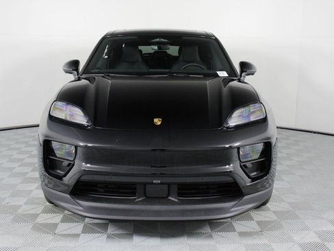 New 2026 Porsche Macan Electric RWD image 10