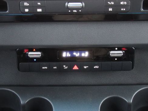 Used 2022 Mercedes-Benz Sprinter 144 Cargo image 31