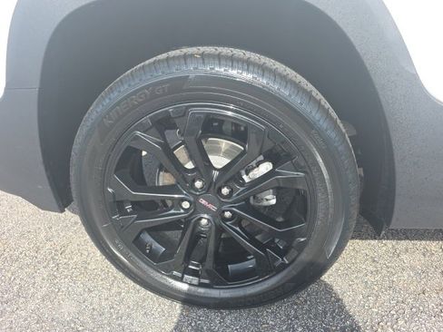 Used 2022 GMC Terrain SLE w/ Driver Convenience Package image 8